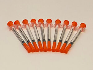 106 - Lo T syringes 1cc 5-16th inch Qty 10